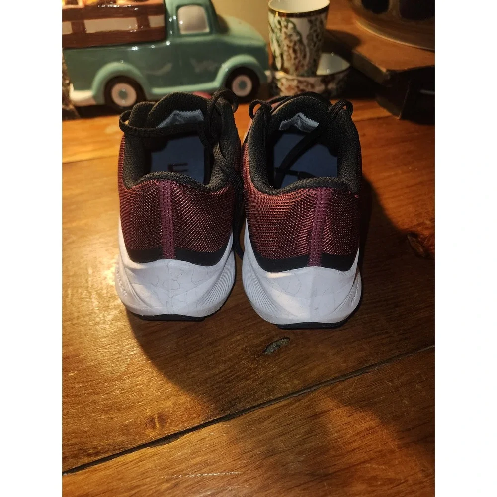 Nike Zoom Winflo 8 Mens Running Shoes Burgundy White CW3421 600 Sz 7, womens 8.5